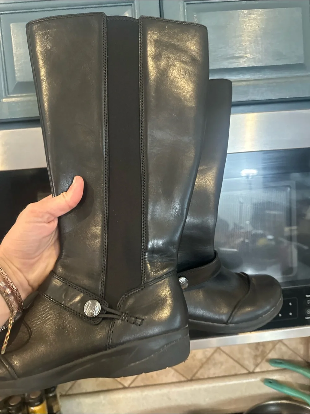 Clark’s Black Leather Knee-High Women's Boots size 9.5